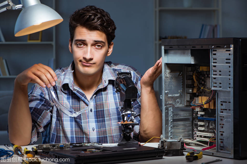 显微镜下的精工细作 现代计算机维修中显微镜的应用与挑战